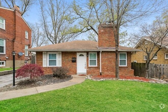 Building Photo - 812 N Rock Hill Rd