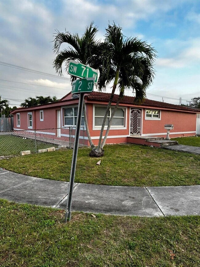 Foto del edificio - 211 SW 71st Ave