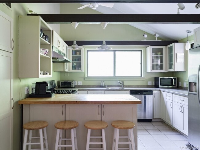 Foto del edificio - 56 Great Spruce Ln