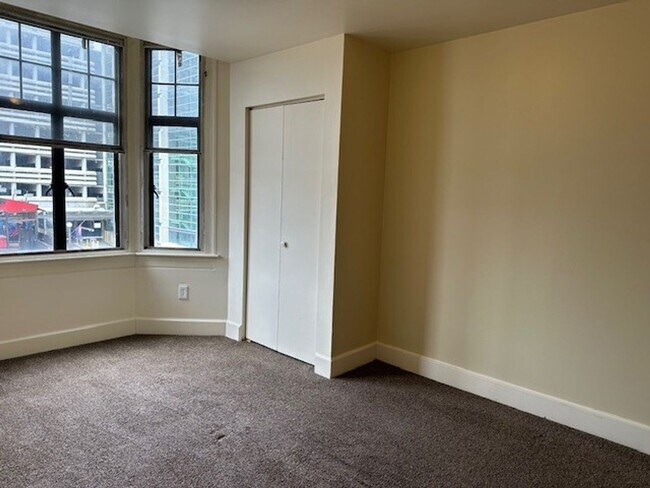 Foto del edificio - 213 N 2nd St