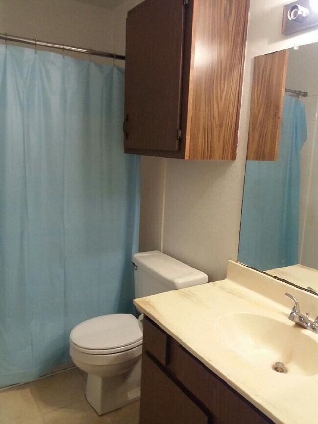 master bath - 1516 Bay Area Blvd