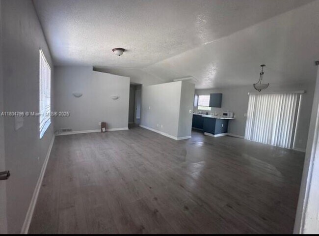 Foto del edificio - 317 SW Buxton Ave