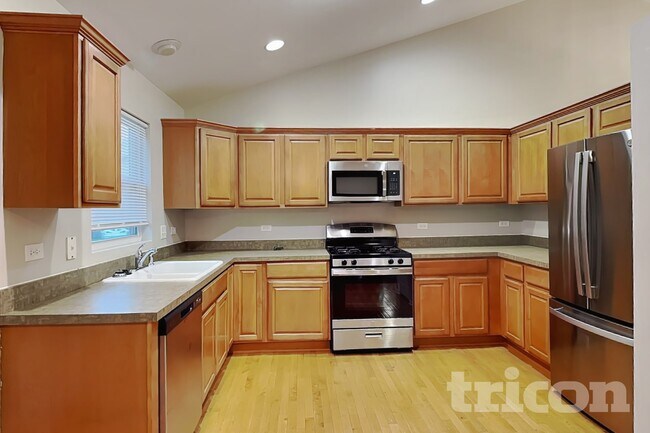 Foto del edificio - 8007 Shady Oak Rd