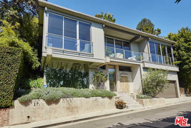 Building Photo - 8981 St Ives Dr