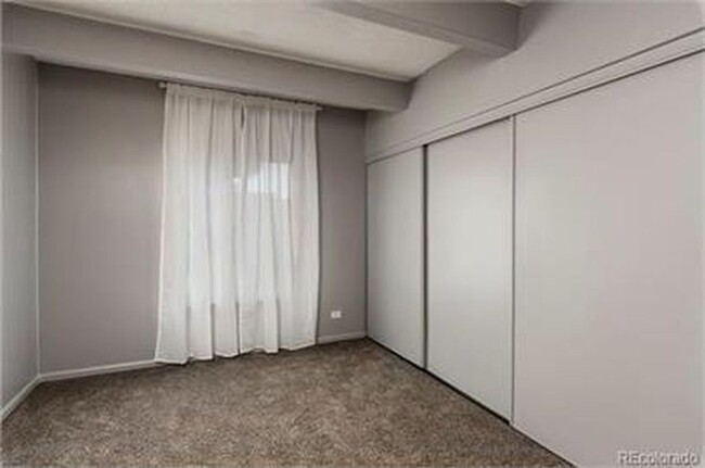 Foto del edificio - 3 Bedroom 2 Bathroom Condo Available!