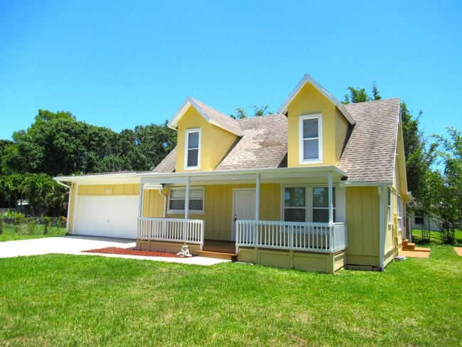 Building Photo - 5310 Palm Dr