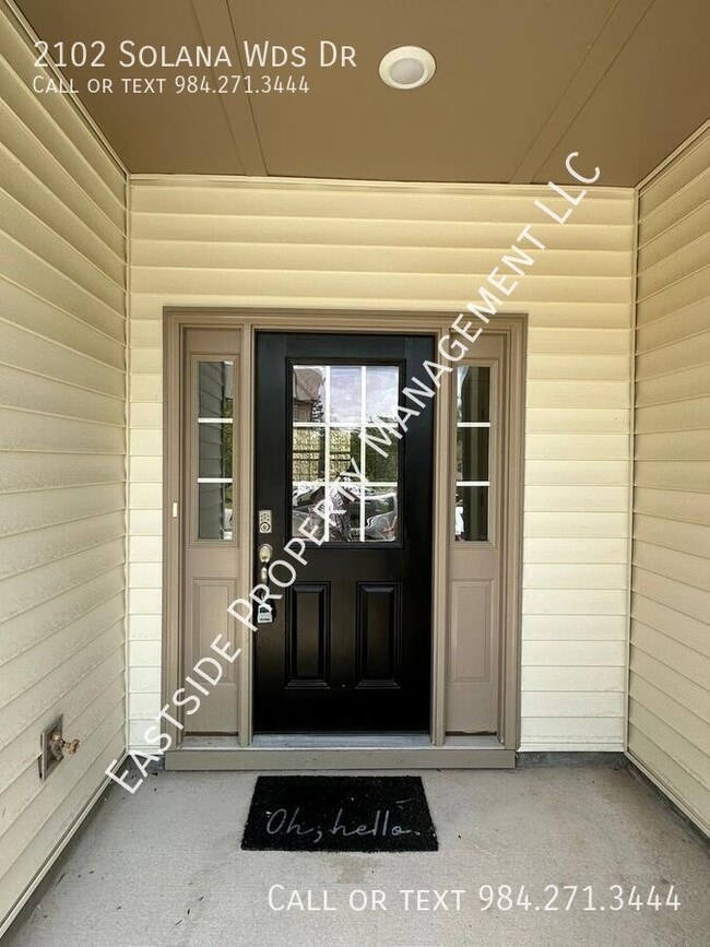 Building Photo - 2102 Solana Wds Dr