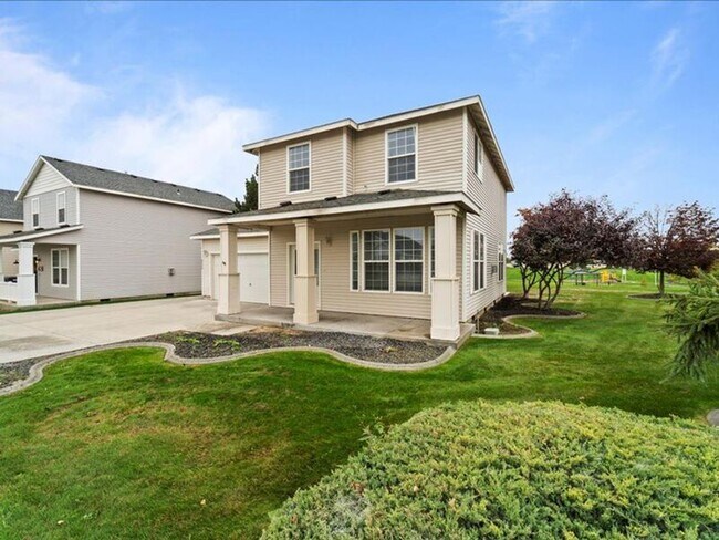 Building Photo - 6228 Comiskey Dr