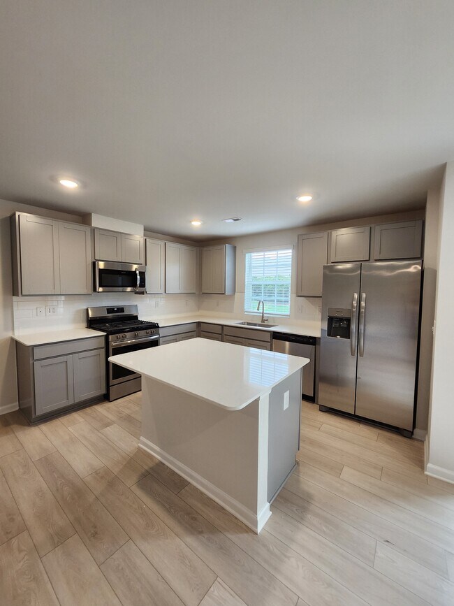 Building Photo - 727 Peyden Ln