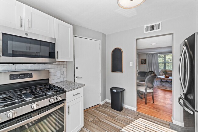 Foto del edificio - 10128 Manchester Rd