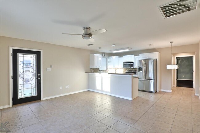 Building Photo - 1417 Griffith Rd