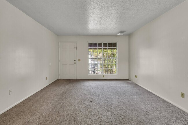 Foto del edificio - 26944 E Main St