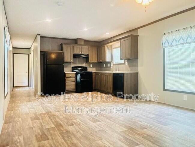 Building Photo - 315 Starling Ln