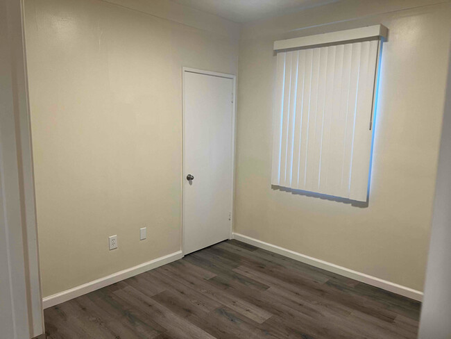Foto del edificio - 926 N Van Ness Ave