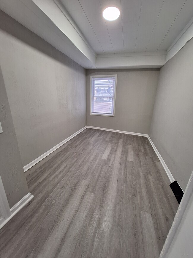 Foto del edificio - 627 E 2nd Ave