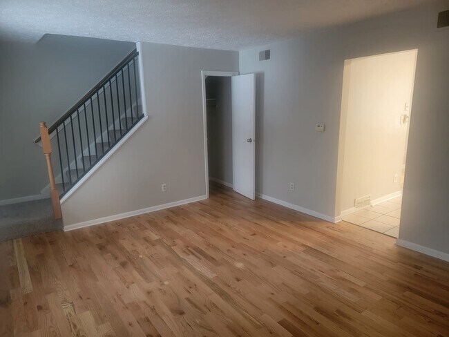 Foto del edificio - 909 E Marietta Ave
