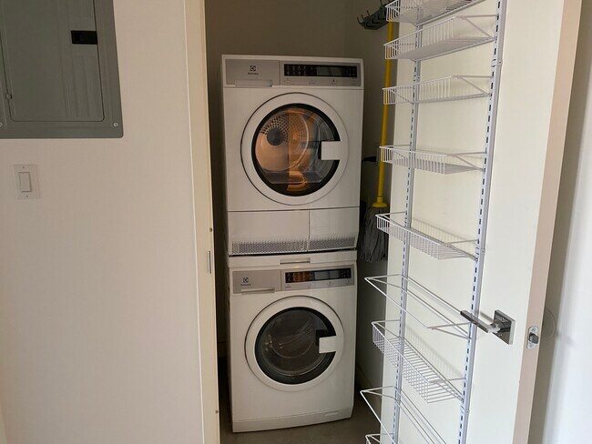 In-unit Washer Dryer - 834 Sterling Pl