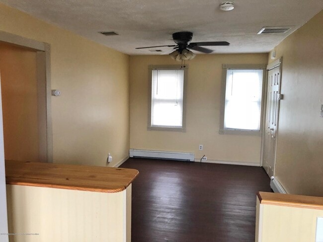 Foto del edificio - 706 1/2 Fletcher Lake Ave