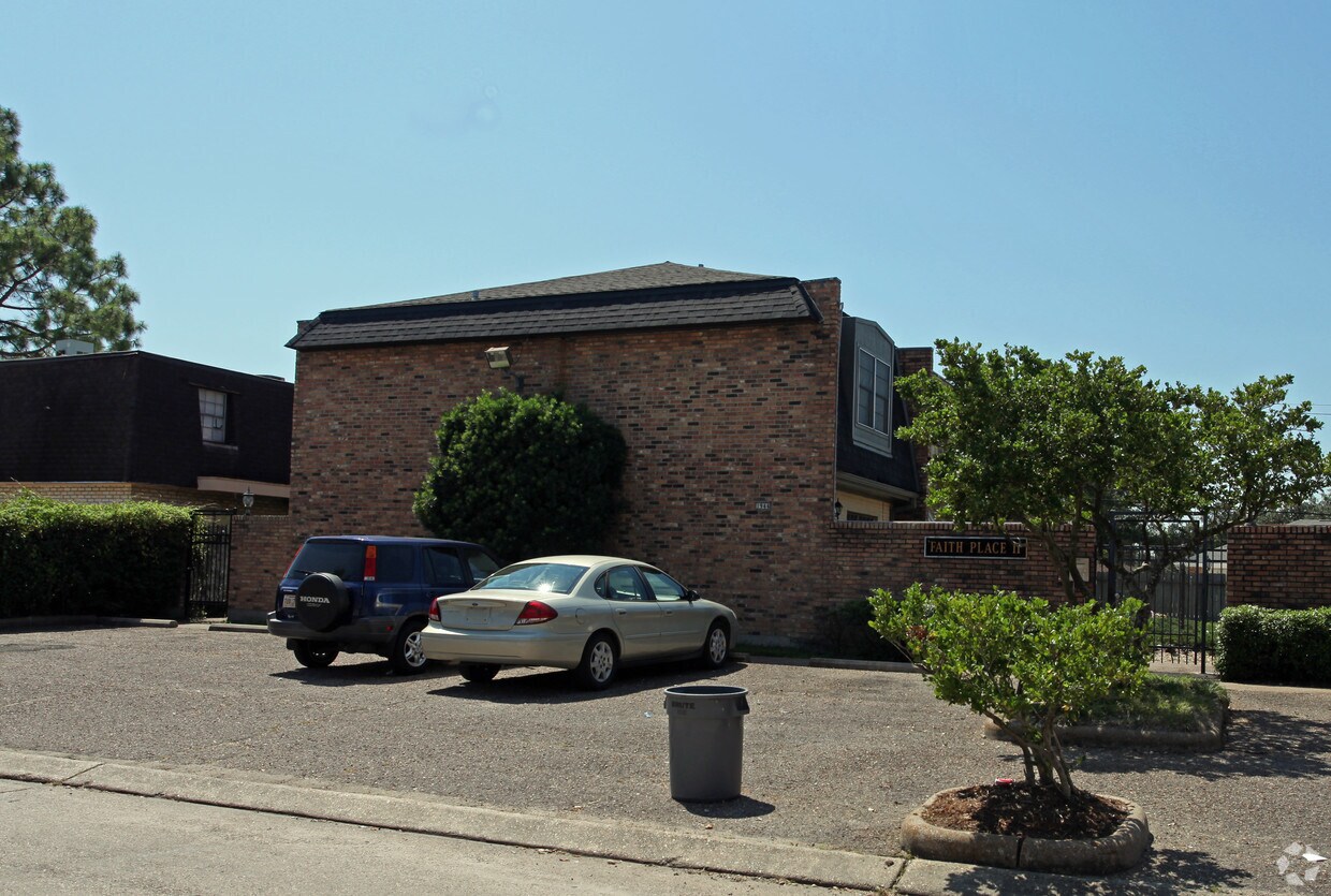 19401944 Faith Pl, Gretna, LA 70056 Apartments in Gretna, LA