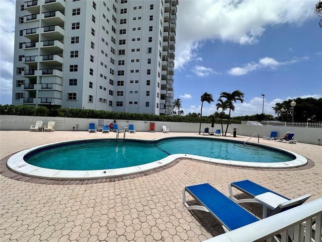Building Photo - 1480 S Ocean Blvd