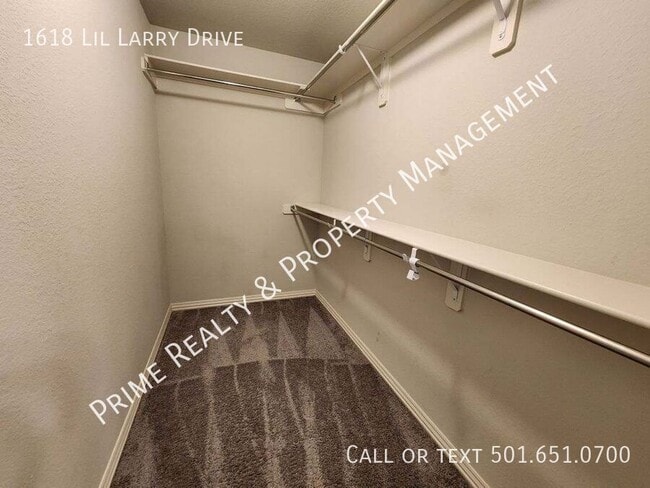 Building Photo - 1618 Lil Larry Dr