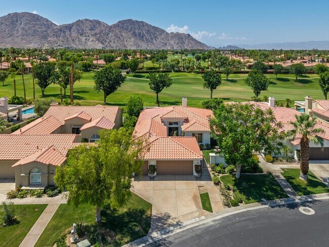 Foto del edificio - 57461 Spanish Hills Ln