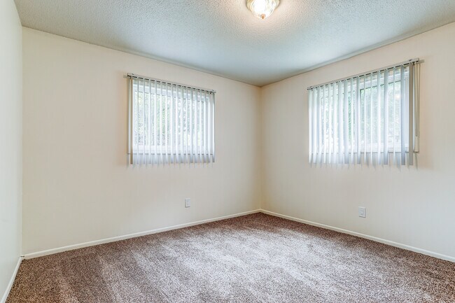 Foto del edificio - GolfView Apartments By The Bay