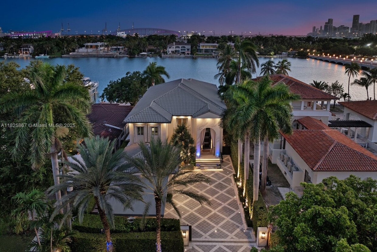 Foto principal - 176 S Hibiscus Dr