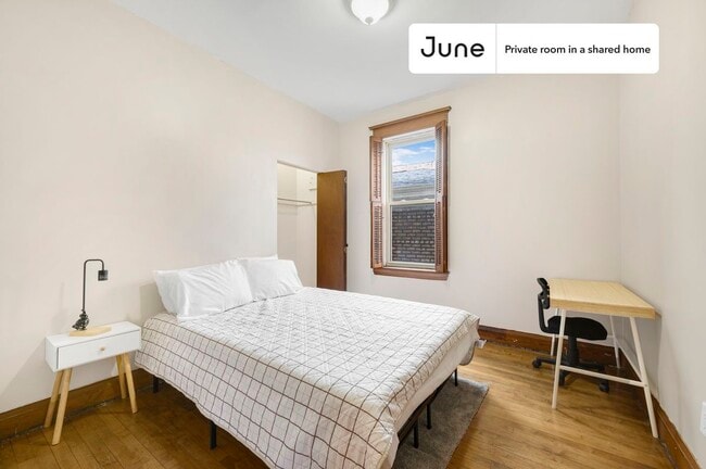 Building Photo - Room in Shared 2 bed/2 bath home