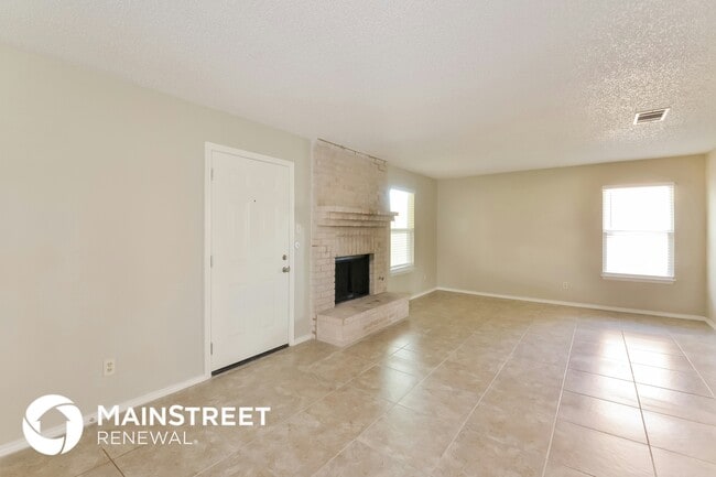 Building Photo - 5635 Sunup Dr
