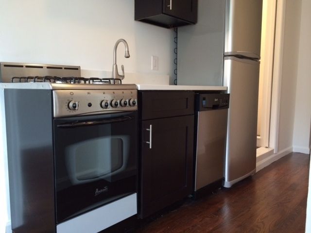 Foto principal - 502 E 12th St