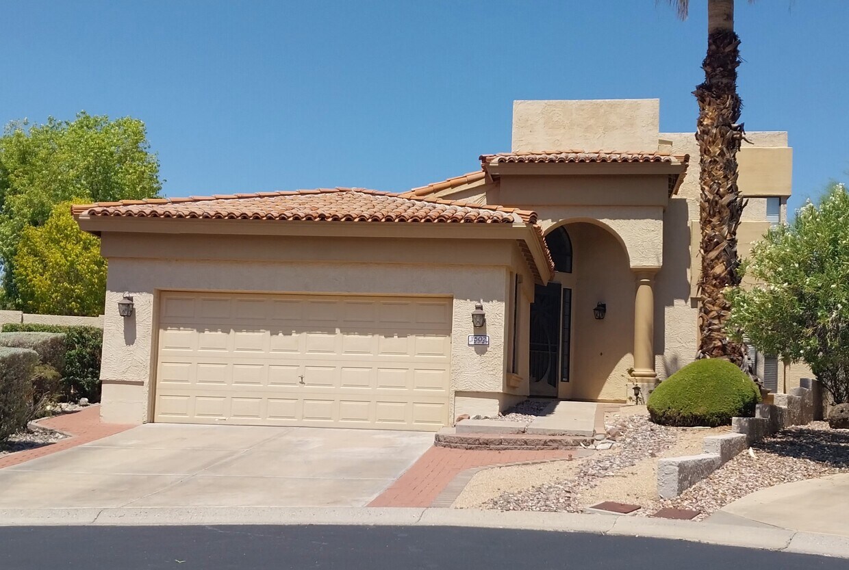 Foto principal - 1502 E Estrid Ave