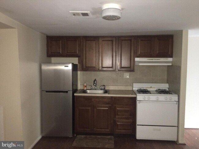 Building Photo - 506 S Juniper St