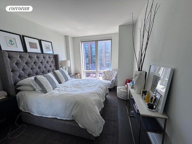 Foto del edificio - 555 10th Ave