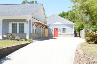 Building Photo - 621 Hadley Ct