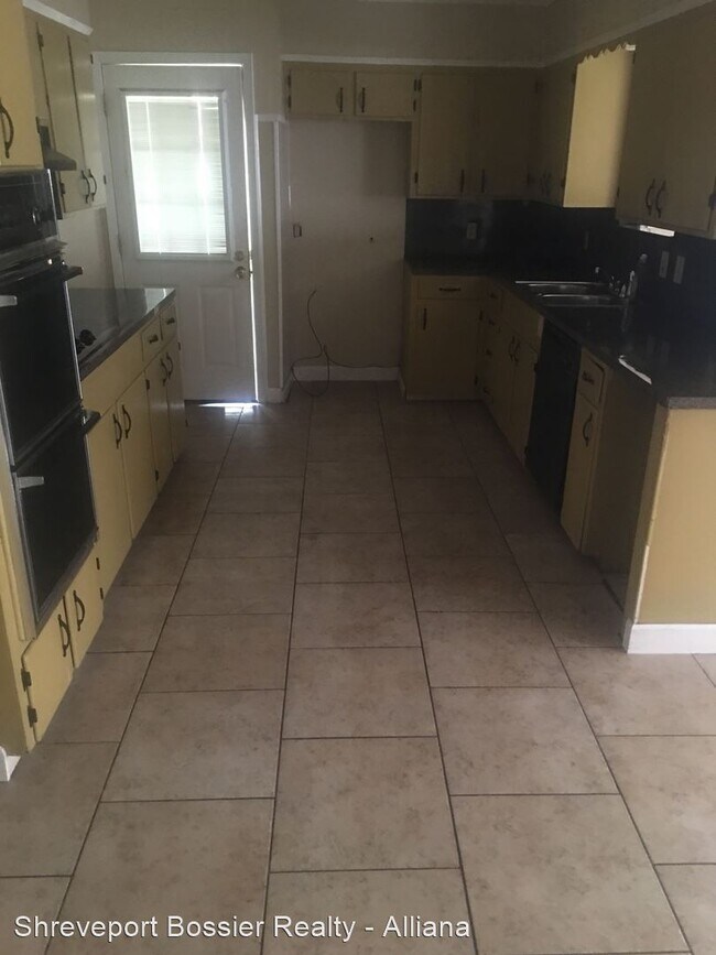 Foto del edificio - 3 br, 2 bath House - 9439 Poinsettia Drive