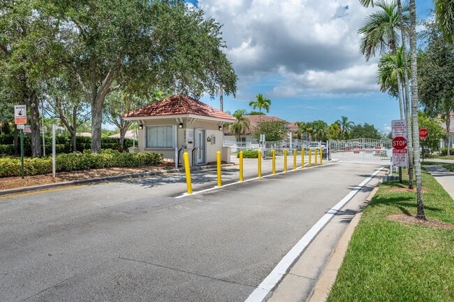 Foto del edificio - 18860 SW 25th Ct