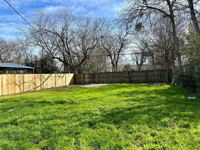 Foto del edificio - Spacious 3 bed/1 bath rental - Available Now!
