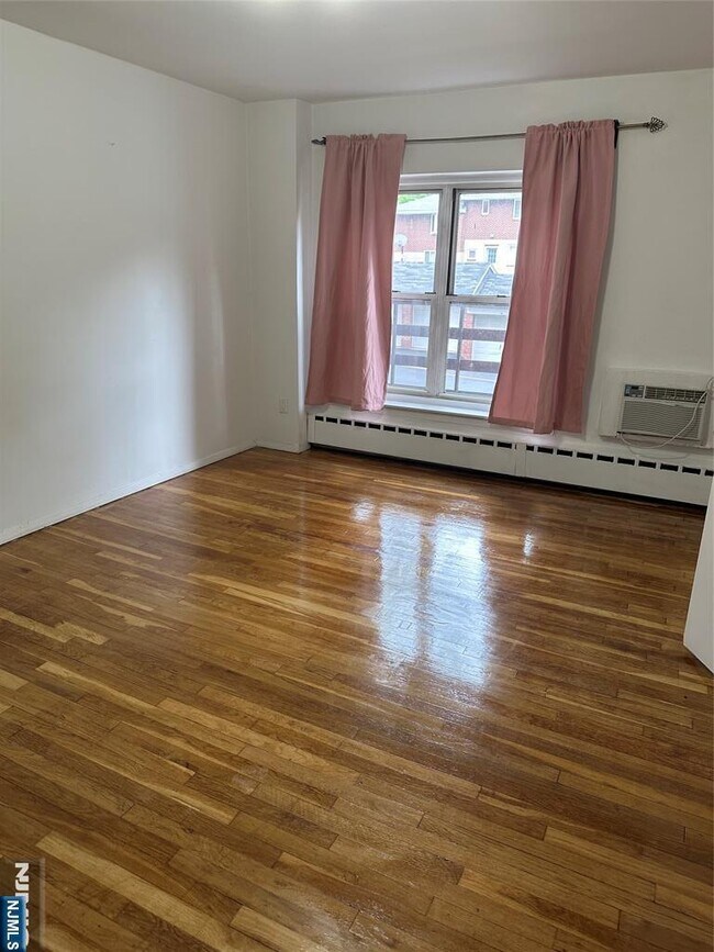 Foto del edificio - 1575 Center St