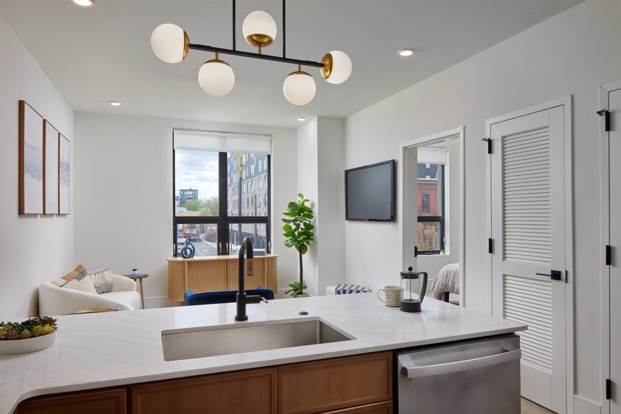 Primary Photo - 23 West