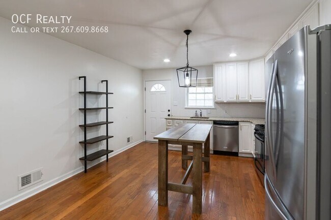 Building Photo - Modern Point Breeze 3 Bedroom / 2.5 Bathro...