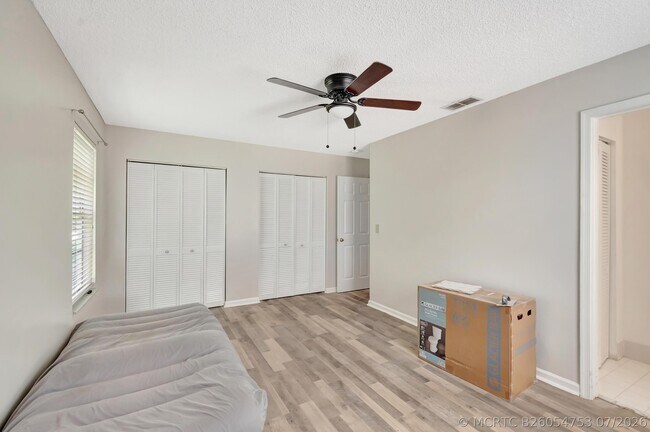 Foto del edificio - 5048 Brian Blvd
