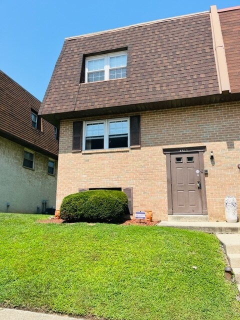 Primary Photo - 2411 David Dr