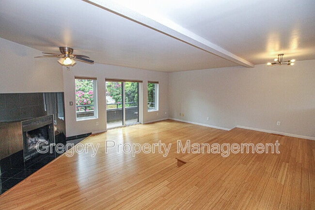 Building Photo - 9828 NE 137th St