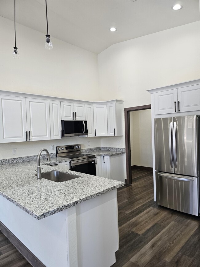 Building Photo - 2850 W Villa Loop