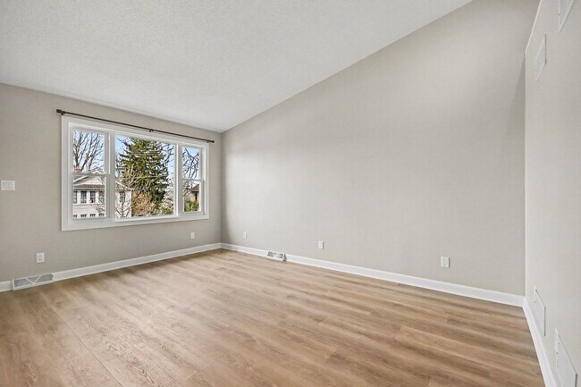 Foto del edificio - 1440 S Hamilton St