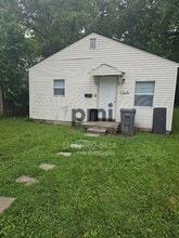 Building Photo - 2818 N Dearborn St