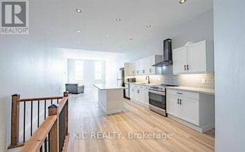 Building Photo - 13 Colborne St