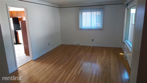 Building Photo - 1102 N Kenwood Ave