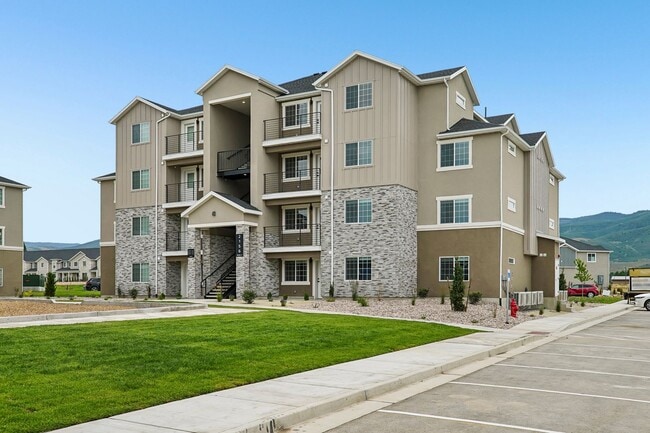 Building Photo - 989 E Ella Ln